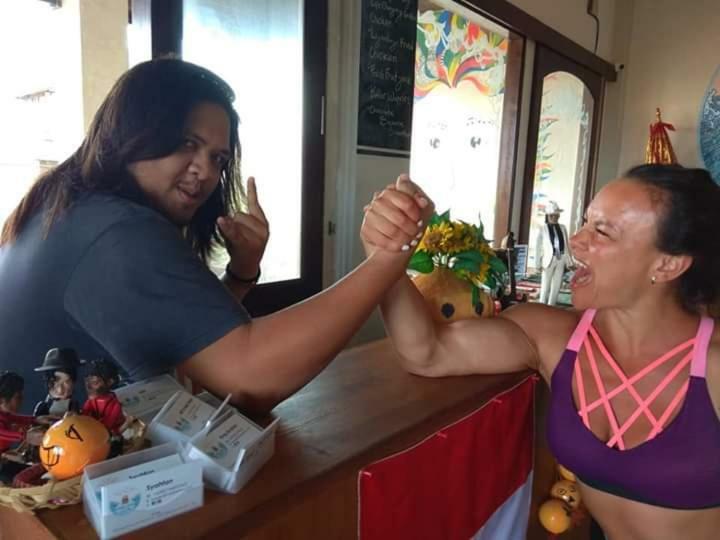 Sunrise Backpacker Hostel Nusa Dua  Bagian luar foto